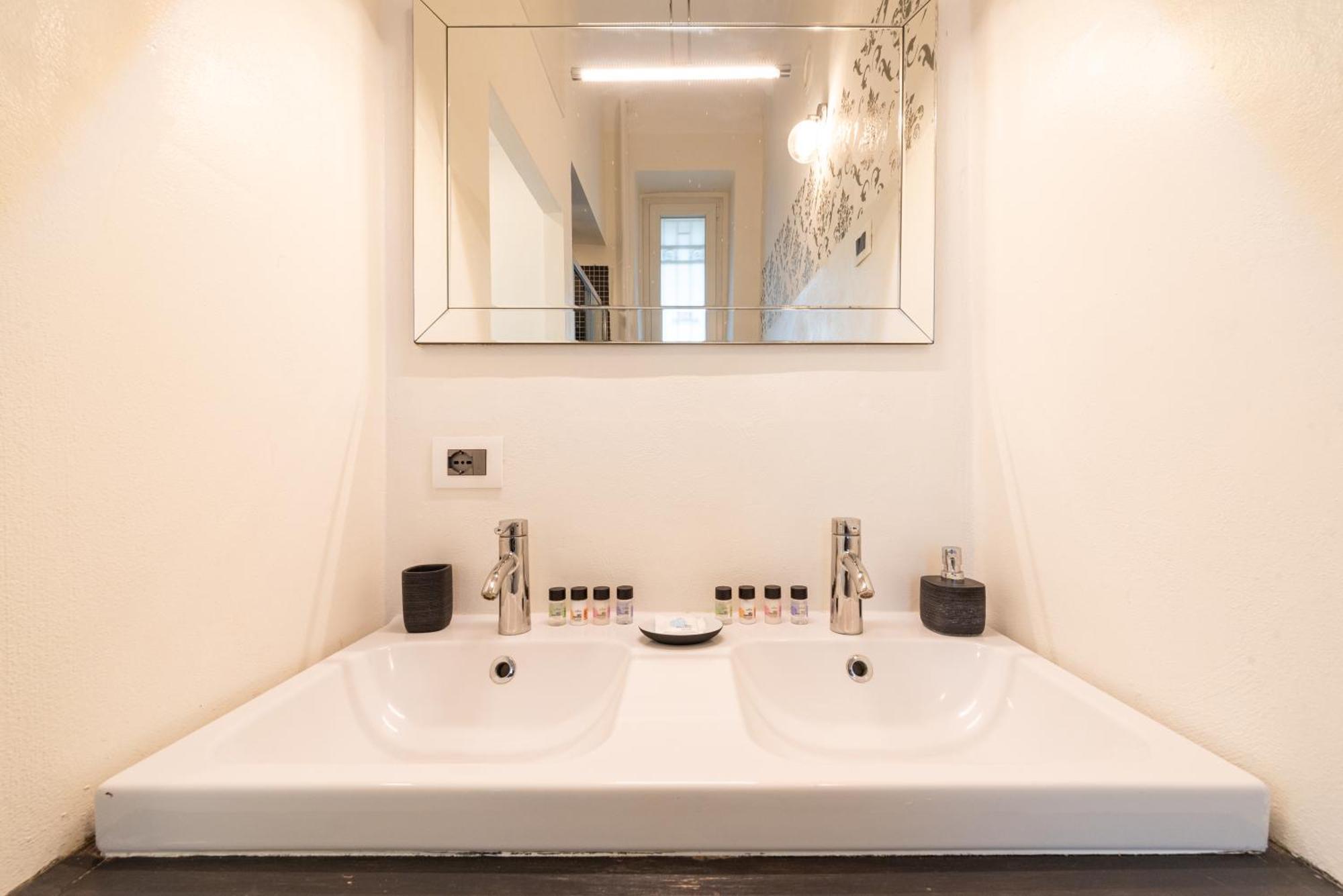 10' Duomo & Central Station Large Apartment Μιλάνο Εξωτερικό φωτογραφία